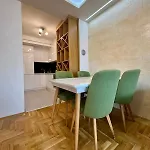 Modern & Elegant With Free Parking Sarajevo