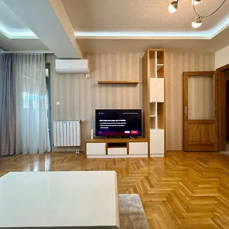Modern & Elegant With Free Parking * Sarajevo