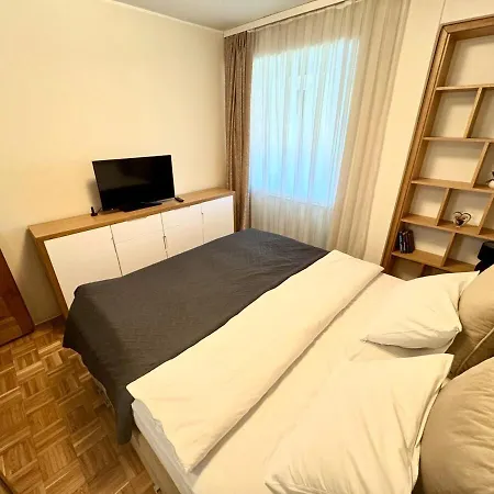 Modern & Elegant With Free Parking