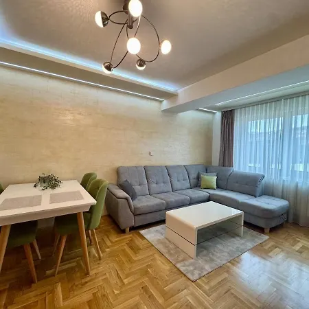 Modern & Elegant With Free Parking Apartment Sarajevo