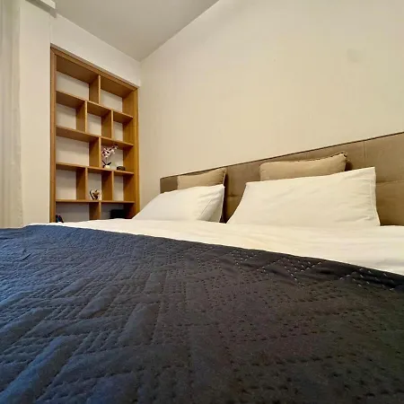 Modern & Elegant With Free Parking