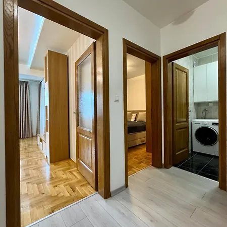 Modern & Elegant With Free Parking * Sarajewo