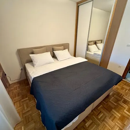 Modern & Elegant With Free Parking *