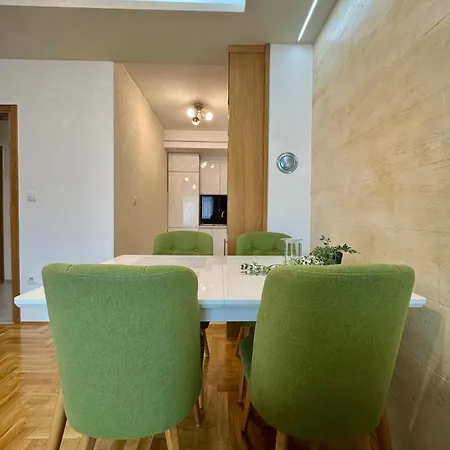 Apartment Modern & Elegant With Free Parking