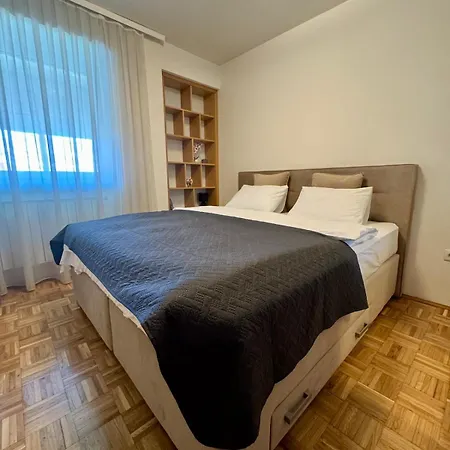Modern & Elegant With Free Parking Sarajevo